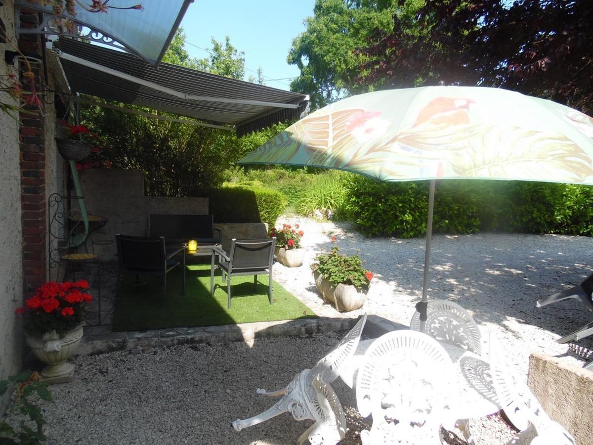 Le Clos Des Tuileries Montholon Buitenkant foto