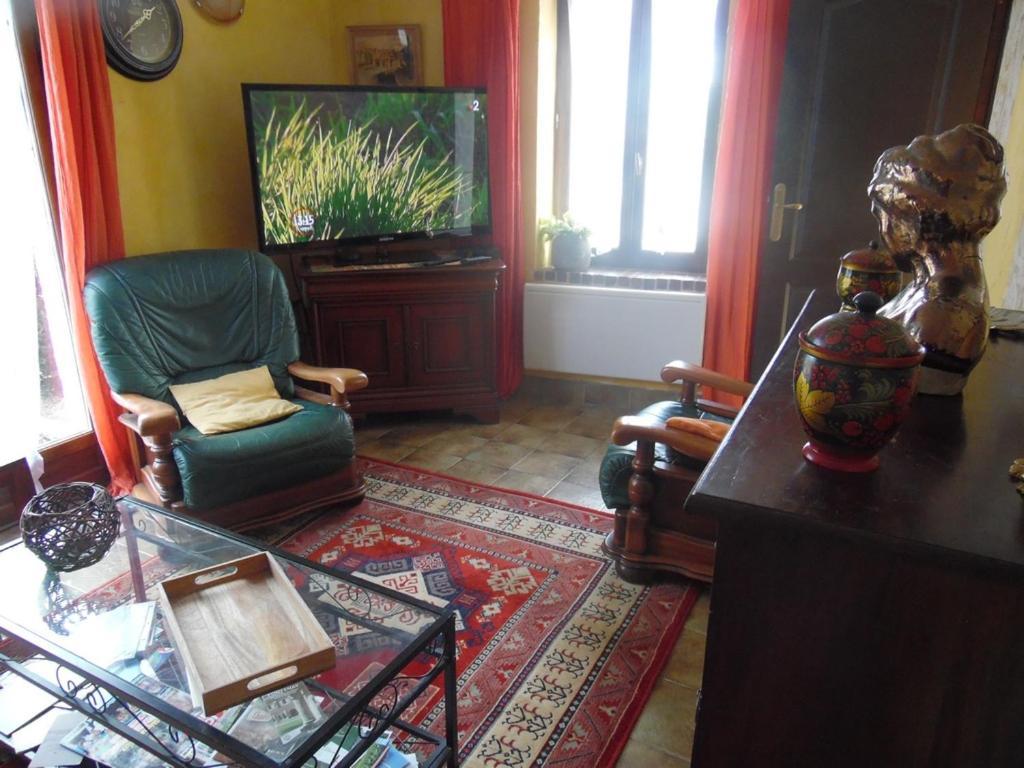 Le Clos Des Tuileries Montholon Buitenkant foto