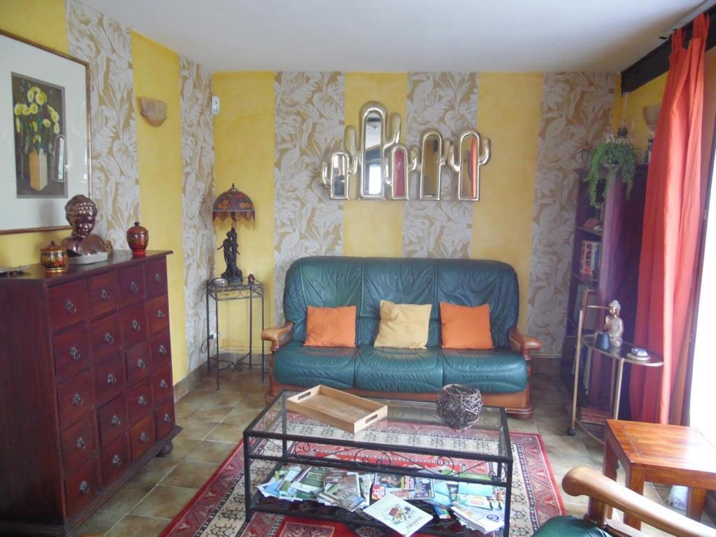 Le Clos Des Tuileries Montholon Buitenkant foto